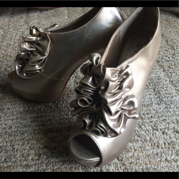 Beautiful party shoes by Qupid size 8 - Picture 1 of 5